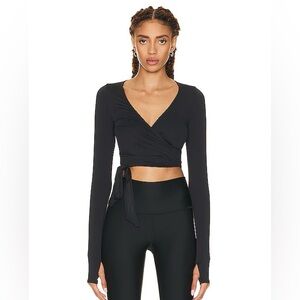 ALO escalate wrap top